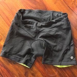 Lululemon triathlon cycling shorts S